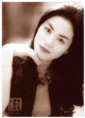 王菲15岁改名，言承旭本名廖洋震，炎亚纶安以轩伍佰其实都姓吴