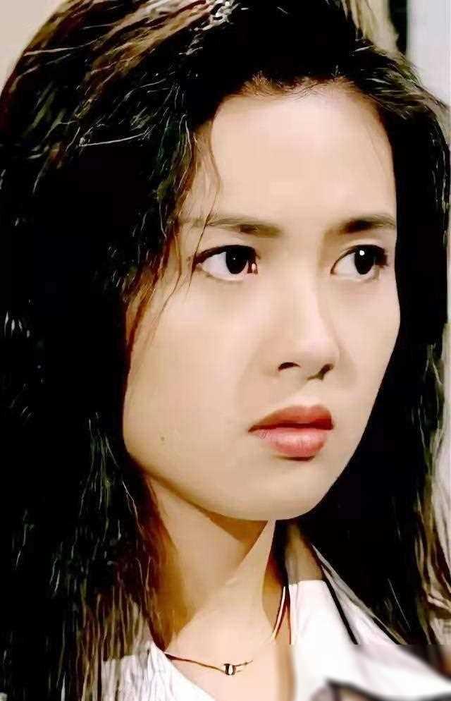 《蜜桃成熟时》：30年后，这部香港电影经典凭什么打动人心？