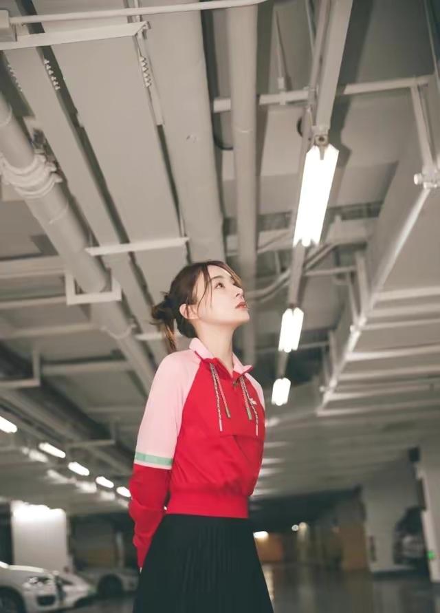 袁姗姗恋情曝光，男方疑似邓伦