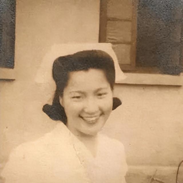 1942年，三名女兵遭日军侵犯，我国女军医却说：快把内衣脱下来！