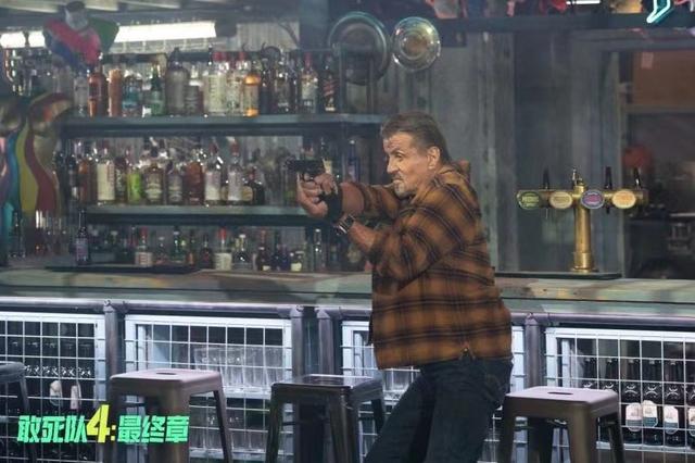 史泰龙拍完了《敢死队》整个系列，我也该去影院完成这个完美结局