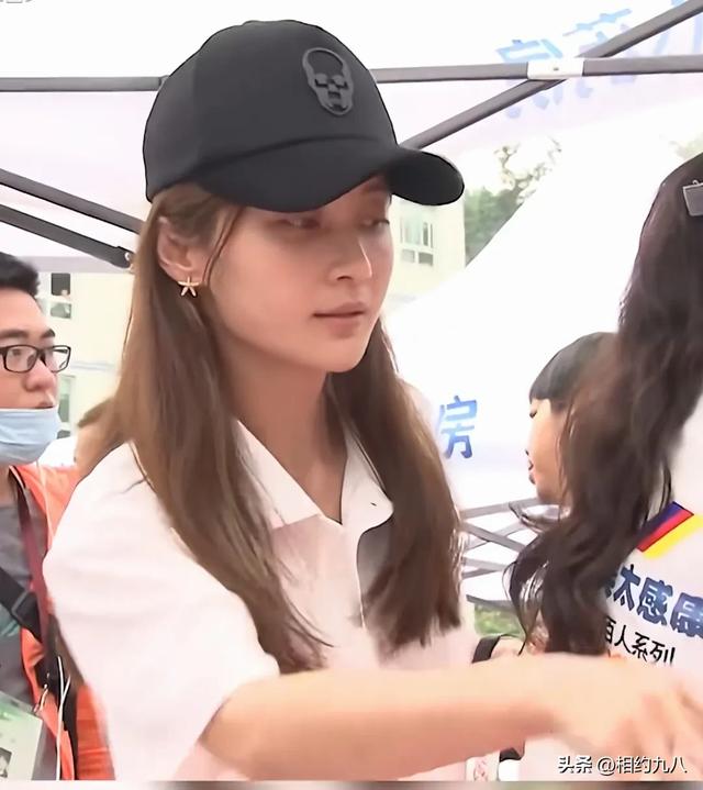 43岁姚笛正式复出！演《裸婚时代》童佳倩被熟知，低调做6年公益