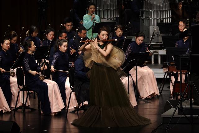 乐评｜谁家玉笛暗飞声，散入春风满沪城