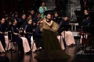 飞声(乐评｜谁家玉笛暗飞声，散入春风满沪城)