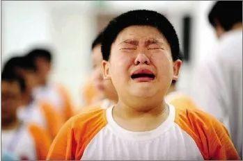 “年画娃娃”火了,小脸肉嘟嘟,网友:家长就喂了个脸?