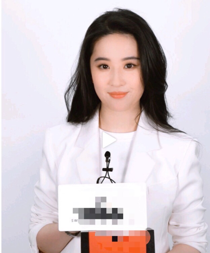 33岁刘亦菲近照曝光！脸部圆润胖出双下巴，皮肤松垮老10岁？