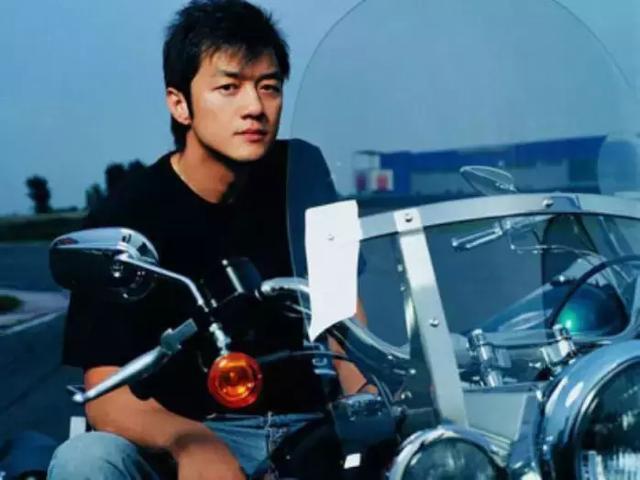 拿下柯蓝、瞿颖、周迅、王菲的李亚鹏，到底是渣男还是暖男？