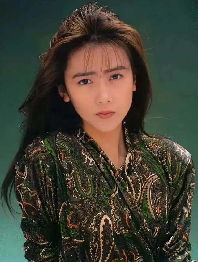 12位日本昭和女星,个个都是风情万种的美熟女,你更喜欢哪一位?