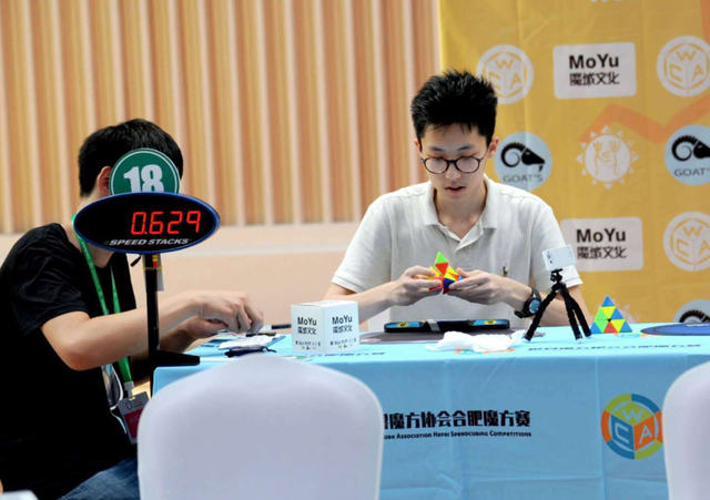 出生就是困难模式？少年先天脊柱裂，却逆天改命成最强大脑