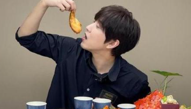 网红白冰：14岁辍学，25岁在上海买豪华别墅，他到底是什么来头？