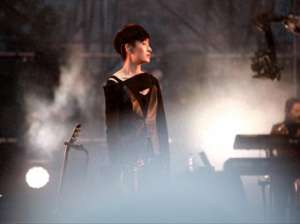 夜车曾轶可(有多无聊？曾轶可花两小时数3000只羊，网友问她累不累)