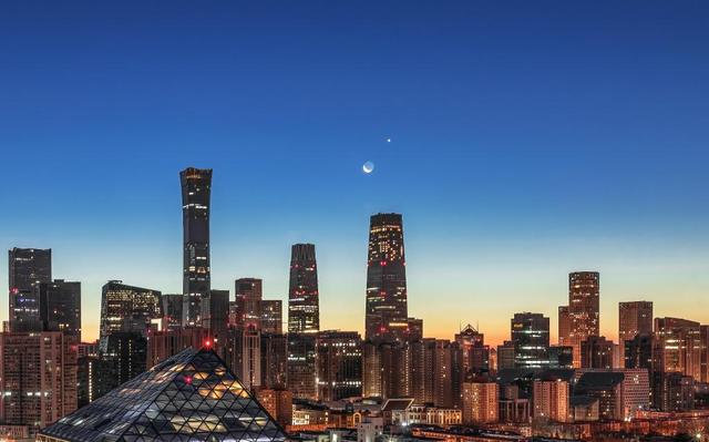 11日“金星合月”：看“小月亮”约会“弯弯月”