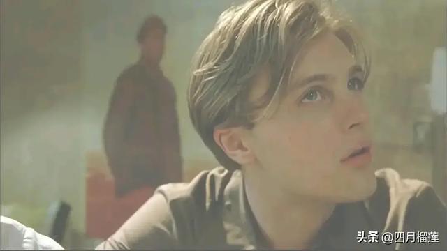 大尺度三级电影《戏梦》，青春与欲望的碰撞，观众大饱眼福