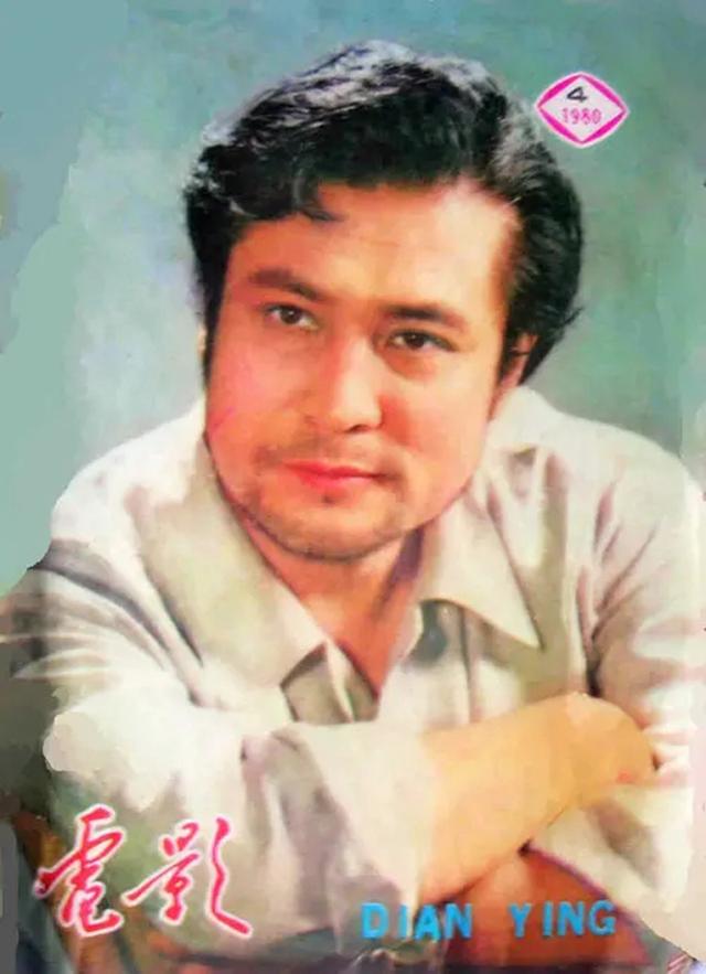 他是东北帅气男星,从《兵临城下》走上银幕,曾与黄梅莹饰演夫妻