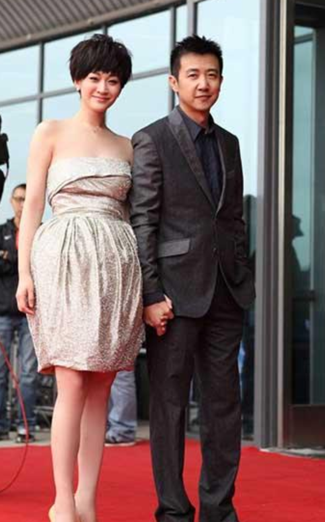 梅婷前夫罕露面，参加同学聚会发福明显，与李小冉分手后低调成婚