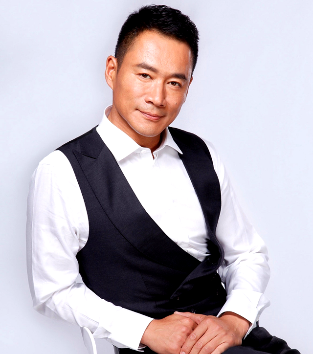 著名演员丁海峰：和初恋妻子相爱30年，陪她抗癌，把她当成宝