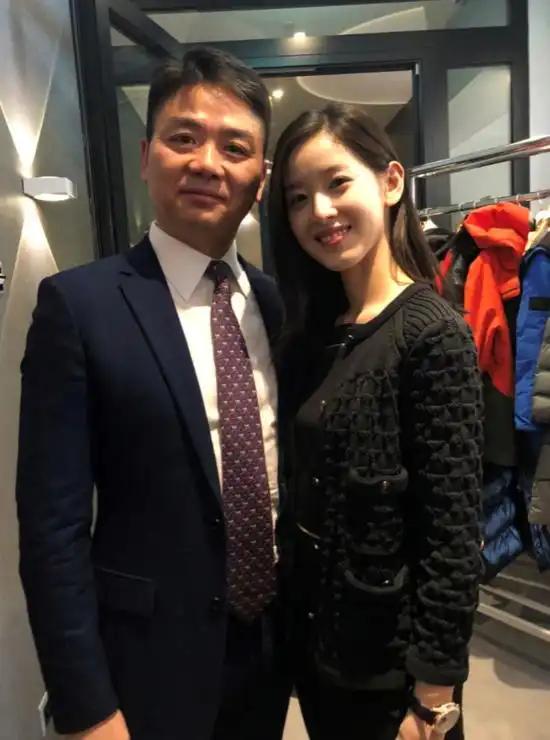 刘强东的三段感情经历和他背后的女人们