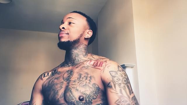 英国双性人网红兼有卵巢和睾丸，花60万再造丁丁，又用卵子生了娃