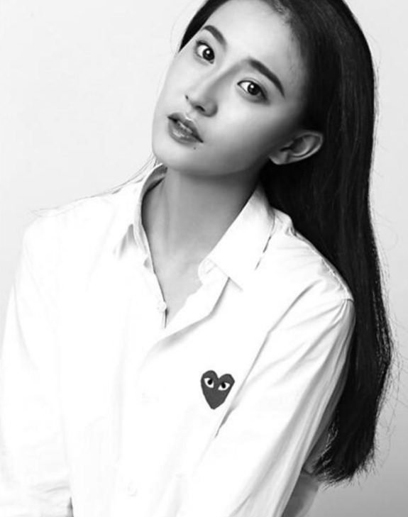 体操女神张豆豆21岁就退役了，只因身体发育太好，网友：太可惜了