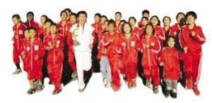 柏剑(带着穷孩子跑出人生 体育教师25年让48孩子“跑”进大学)