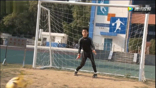 出生就是困难模式？少年先天脊柱裂，却逆天改命成最强大脑