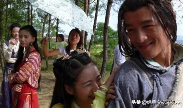 08版《射雕英雄传》幕后花絮：感觉胡歌手里的这桶泡面好香