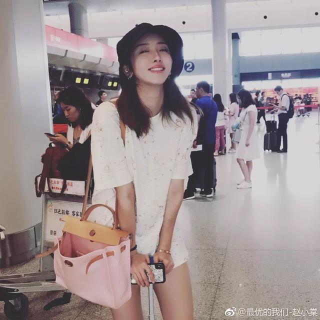 《青你2》排名惹争议，面冷心热的赵小棠竟然是她们中的隐形富二代