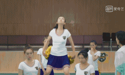 差点被第一集骗了错过它，对天发誓《同学两亿岁》真的很好看啊！