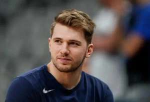 德刚(东契奇活该被交易，球队给 11 天时间减肥，他无视球队要求)