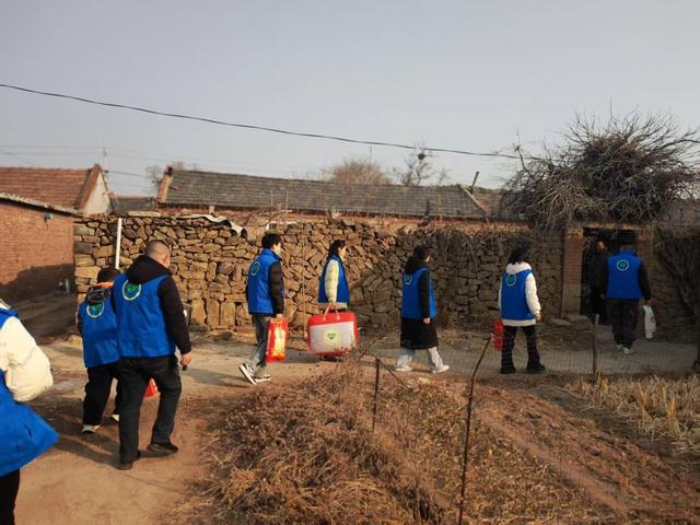 青岛故事丨这个冬天，他们自筹60余万，为1000多个村庄1200多户村民送温暖