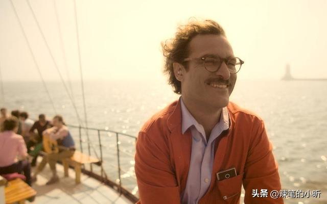 浅析美国科幻电影《她》中人工智能的“具身化”叙事