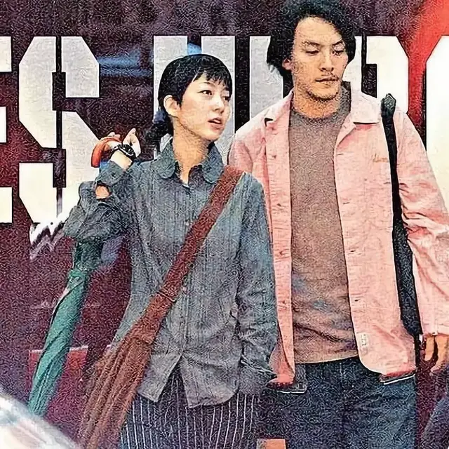 张震舒淇片场忘我激吻，停止后才发现，导演、摄像师已在旁边抽烟