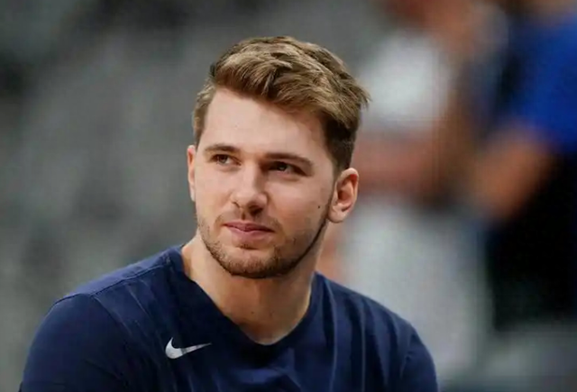 东契奇活该被交易，球队给 11 天时间减肥，他无视球队要求