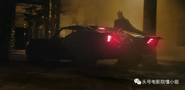 DC电影《闪电侠》开拍！超女造型被吐槽，白发蝙蝠侠让粉丝激动了