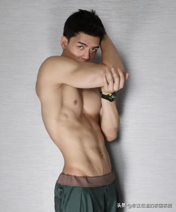 泰国娱乐圈最火健身狂人JossWayar：身材堪称“古希腊雕塑男神”