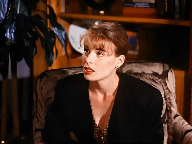 性感尤物香侬·惠利：四部经典艺术电影，值得收藏