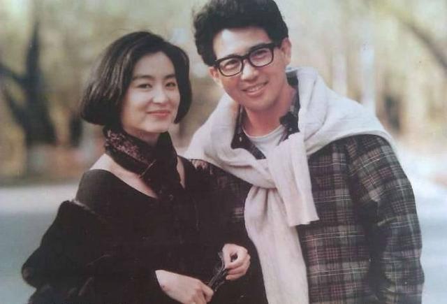 1974年,秦汉对怀孕的妻子说:我爱上了林青霞,我也不想失去你