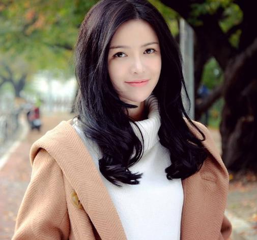 班嘉佳最清纯女孩,特别的美丽特别的魅力,美让人无法抗拒住诱惑