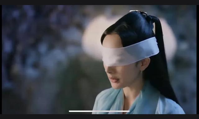 楚乔背后有彼岸花，三生三世白浅手臂疤痕，九重紫窦昭有耳后痣？