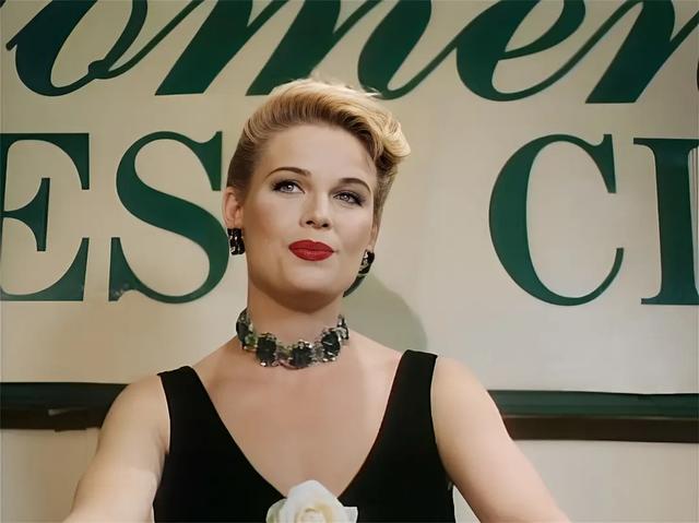 性感尤物香侬·惠利：四部经典艺术电影，值得收藏