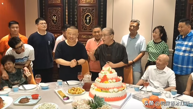 天津这一夜,暴露了刘威的“真实身份”,难怪郭德纲都得靠边站