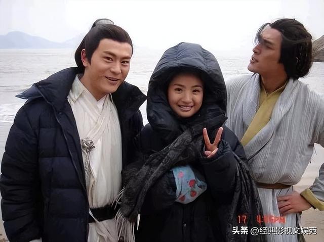 08版《射雕英雄传》幕后花絮：感觉胡歌手里的这桶泡面好香