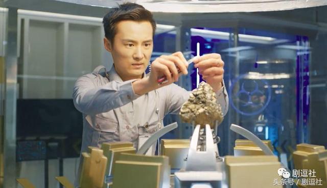 差点被第一集骗了错过它，对天发誓《同学两亿岁》真的很好看啊！