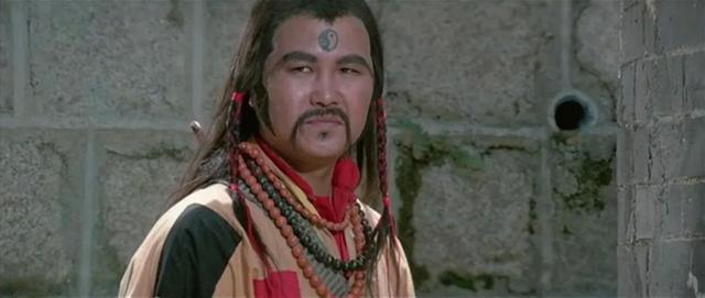 79岁黄金配角陈龙去世,曾和洪金宝齐名,退圈17年突传噩耗