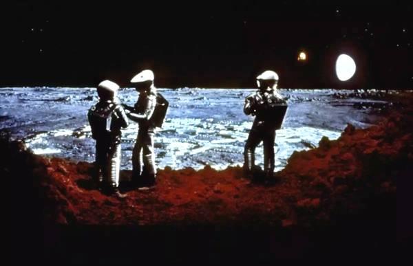 不写未来的科幻小说,还能精彩吗?