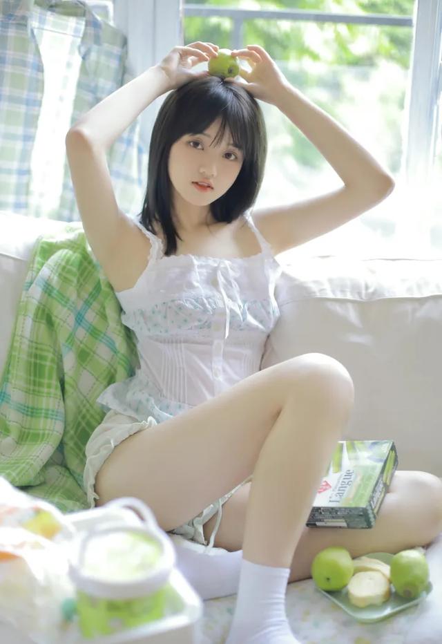 痛苦不堪！我竟然爱上了和我年龄差不多的继母……