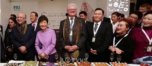 韩流教母李美敬：被三星家族踢出家门后，把韩流捧进了奥斯卡