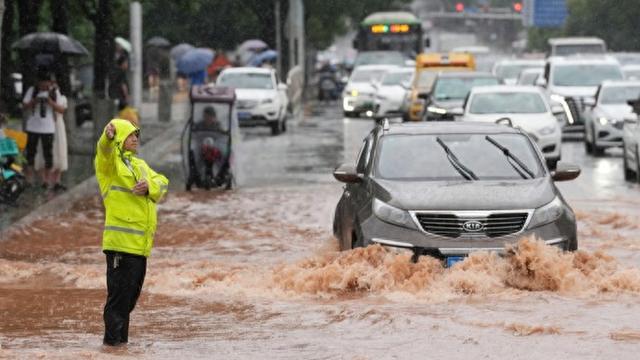 网传长沙火车站地铁站被淹?记者探访:被淹的是行人过街通道