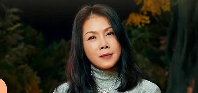 田震：不后悔与那英决裂，我和她不亲，23年后，二人差距显而易见