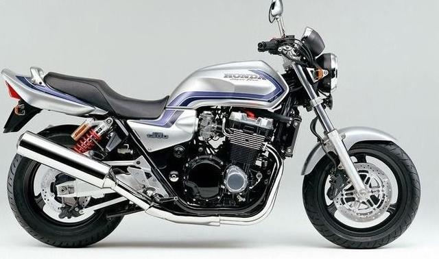 2023款本田CB1300经典史宾赛配色
